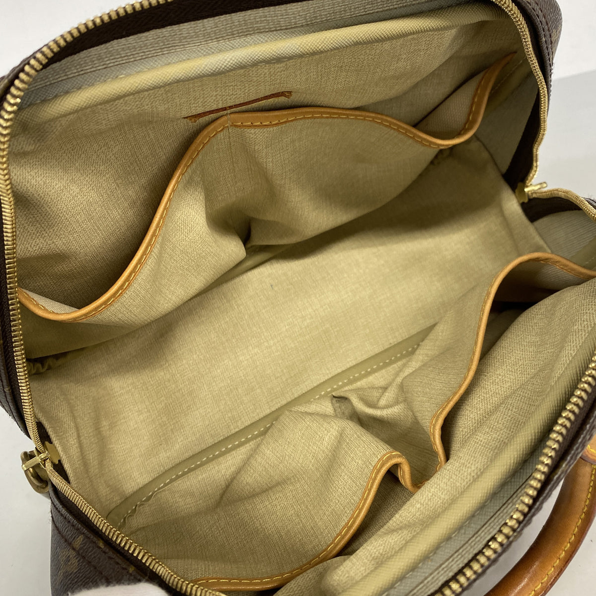 【6ke5048】ルイヴィトン ハンドバッグ モノグラム トゥルーヴィル M42228 ブラウン【中古】レディース