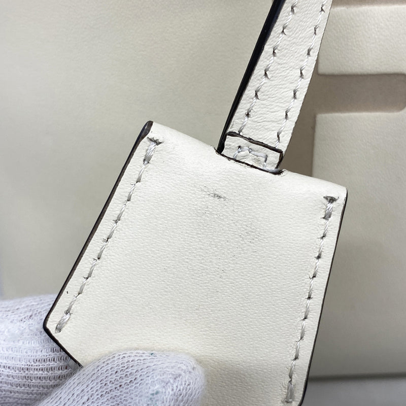 【6ke5075】フェンディ ハンドバッグ バイザウェイ レザー アイボリー シルバー金具 2wayバッグ【中古】レディース