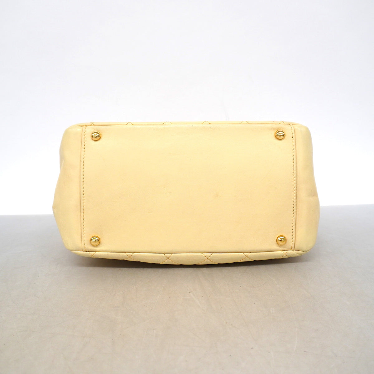 【6ke5093】シャネル ショルダーバッグ マトラッセ Wチェーン ラムスキン クリーム ゴールド金具【中古】レディース