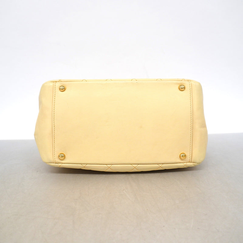 【6ke5093】シャネル ショルダーバッグ マトラッセ Wチェーン ラムスキン クリーム ゴールド金具【中古】レディース