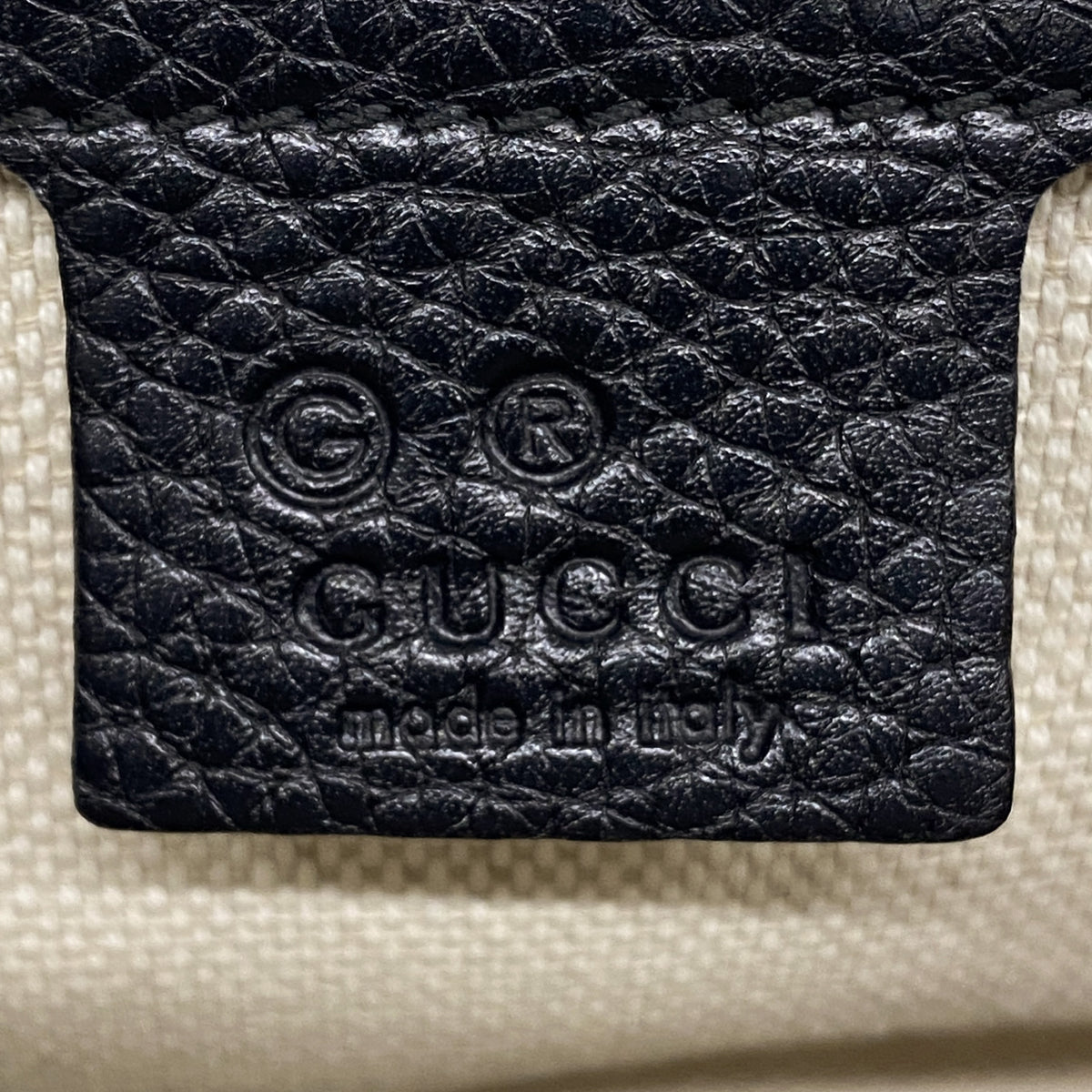 【6ke5115】グッチ ショルダーバッグ ソーホー 536224 レザー ブラック ゴールド金具【中古】レディース