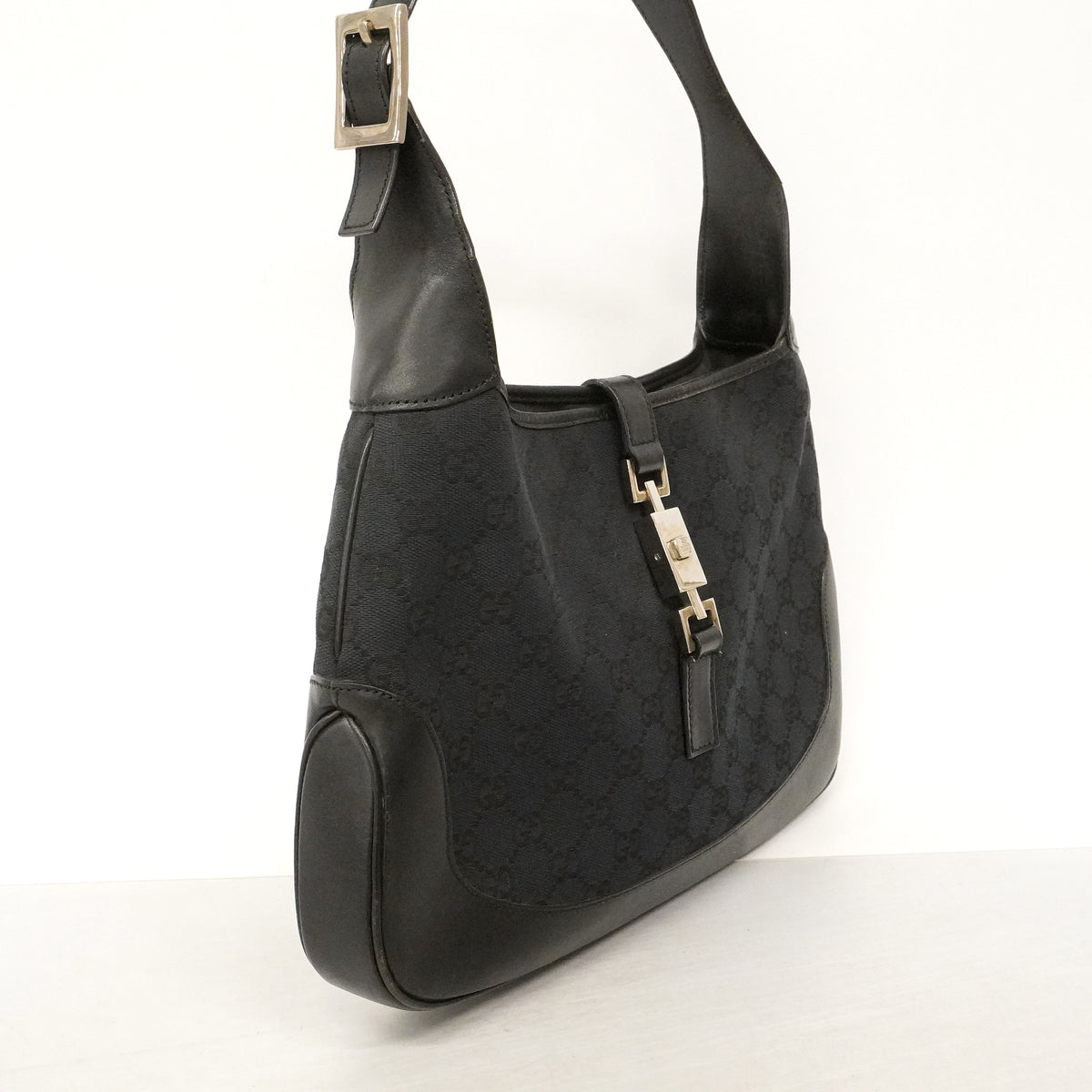 【6ke5175】グッチ ショルダーバッグ GGキャンバス/ジャッキー 001 3306 キャンバス ブラック シルバー金具【中古】レディース
