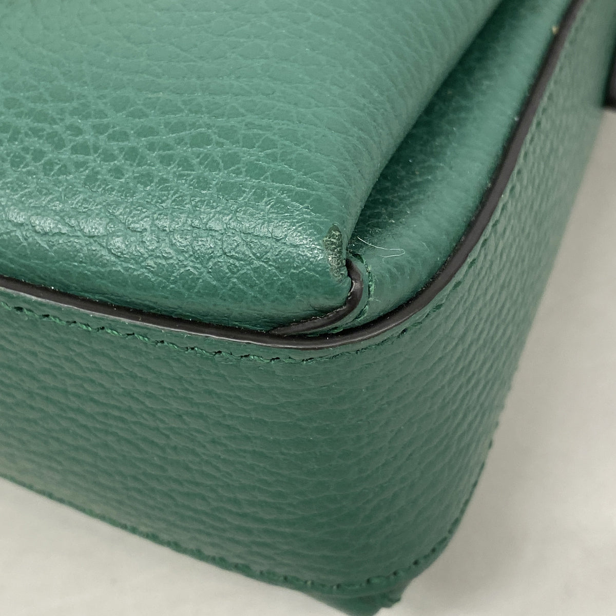【6ke5189】グッチ ショルダーバッグ インターロッキングG 607720 レザー グリーン シャンパンゴールド金具【中古】レディース
