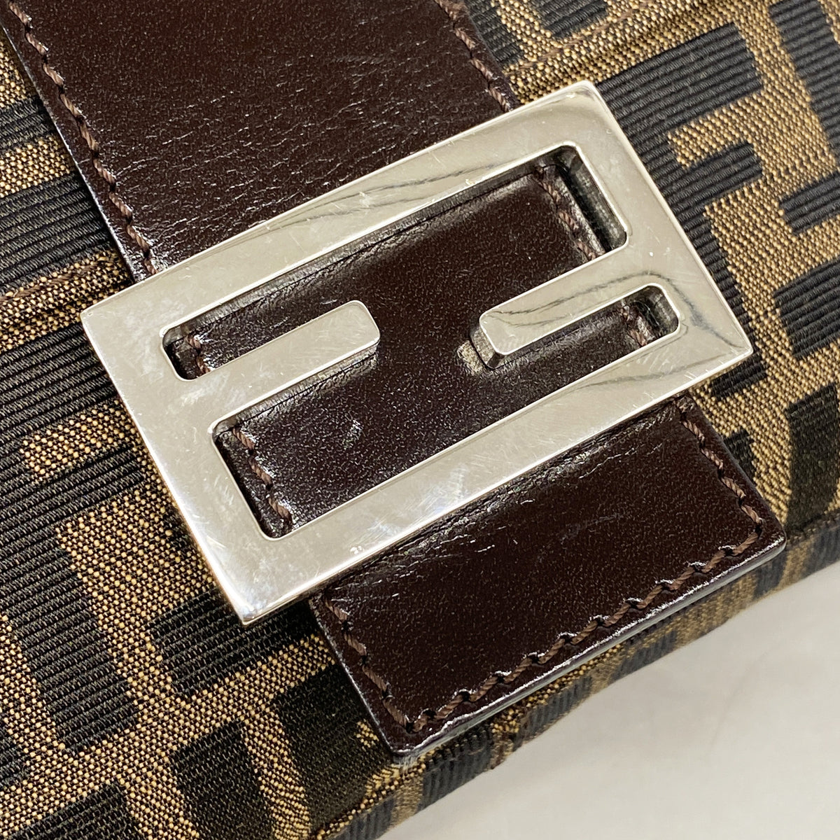 【6ke5191】フェンディ ハンドバッグ ズッカ ナイロンキャンバス ブラウン シルバー金具【中古】レディース