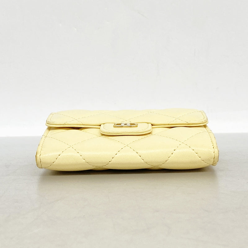 【6ke5193】シャネル ショルダーウォレット マトラッセ チェーンショルダー ラムスキン クリーム ゴールド金具【中古】レディース