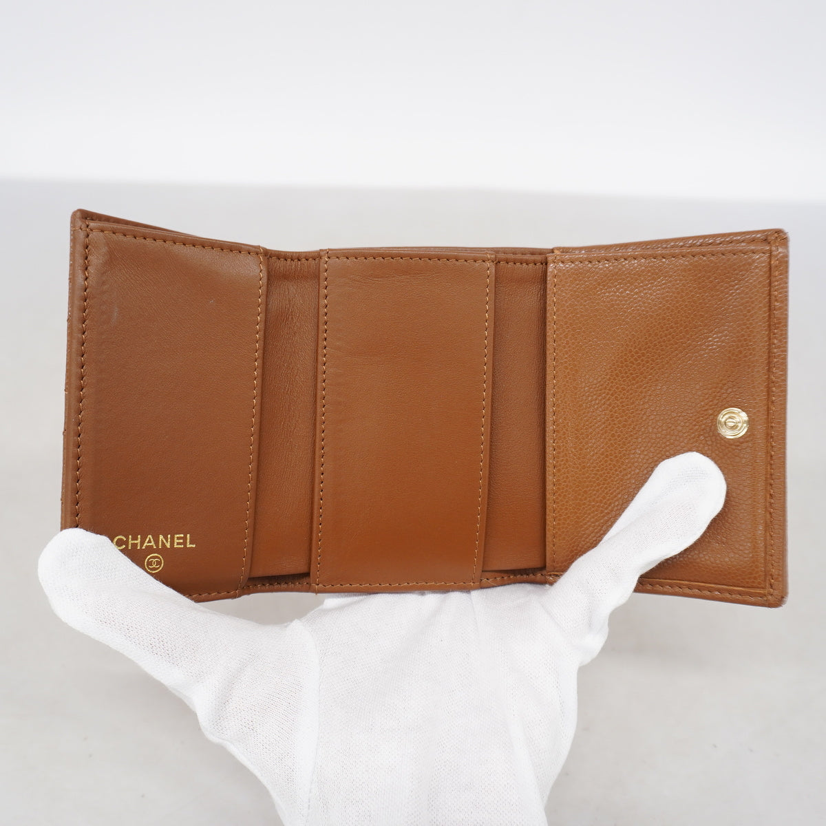 【6ke5214】シャネル 三つ折り財布 マトラッセ キャビアスキン ブラウン シャンパンゴールド金具【中古】レディース