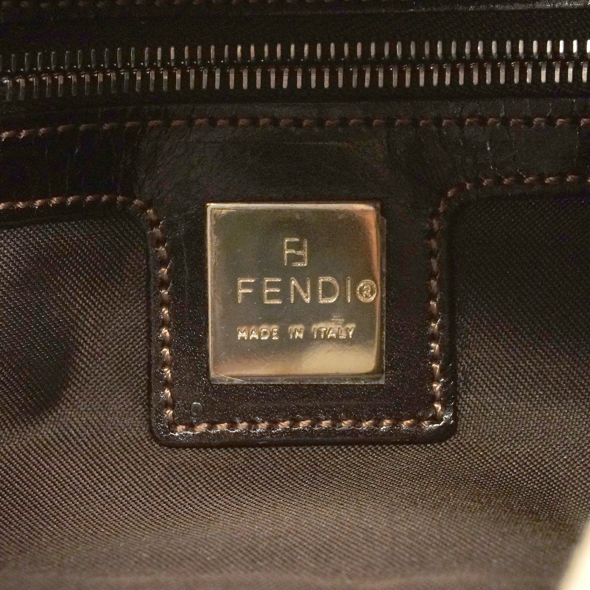 【6ke5216】フェンディ ハンドバッグ ズッカ マンマバケット グリッターキャンバス ベージュ シルバー金具【中古】レディース