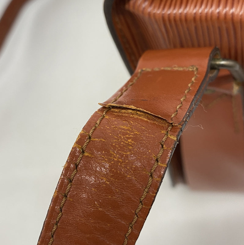 【6ke5242】ルイヴィトン ショルダーバッグ エピ カルトシエール M52243 ケニアブラウン【中古】レディース