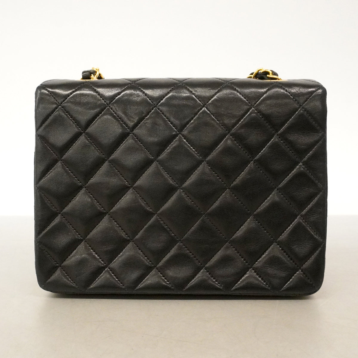【6ke5259】シャネル ショルダーバッグ ミニマトラッセ チェーンショルダー ラムスキン ブラック ゴールド金具【中古】レディース