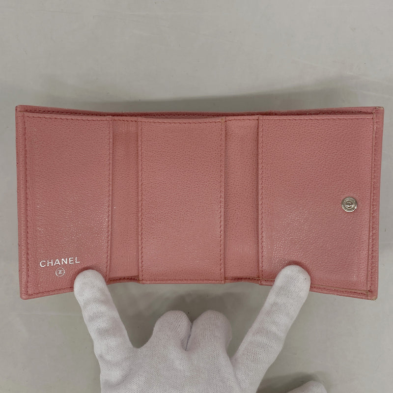 【6ke5285】シャネル 三つ折り財布 マトラッセ キャビアスキン ピンク シルバー金具【中古】レディース