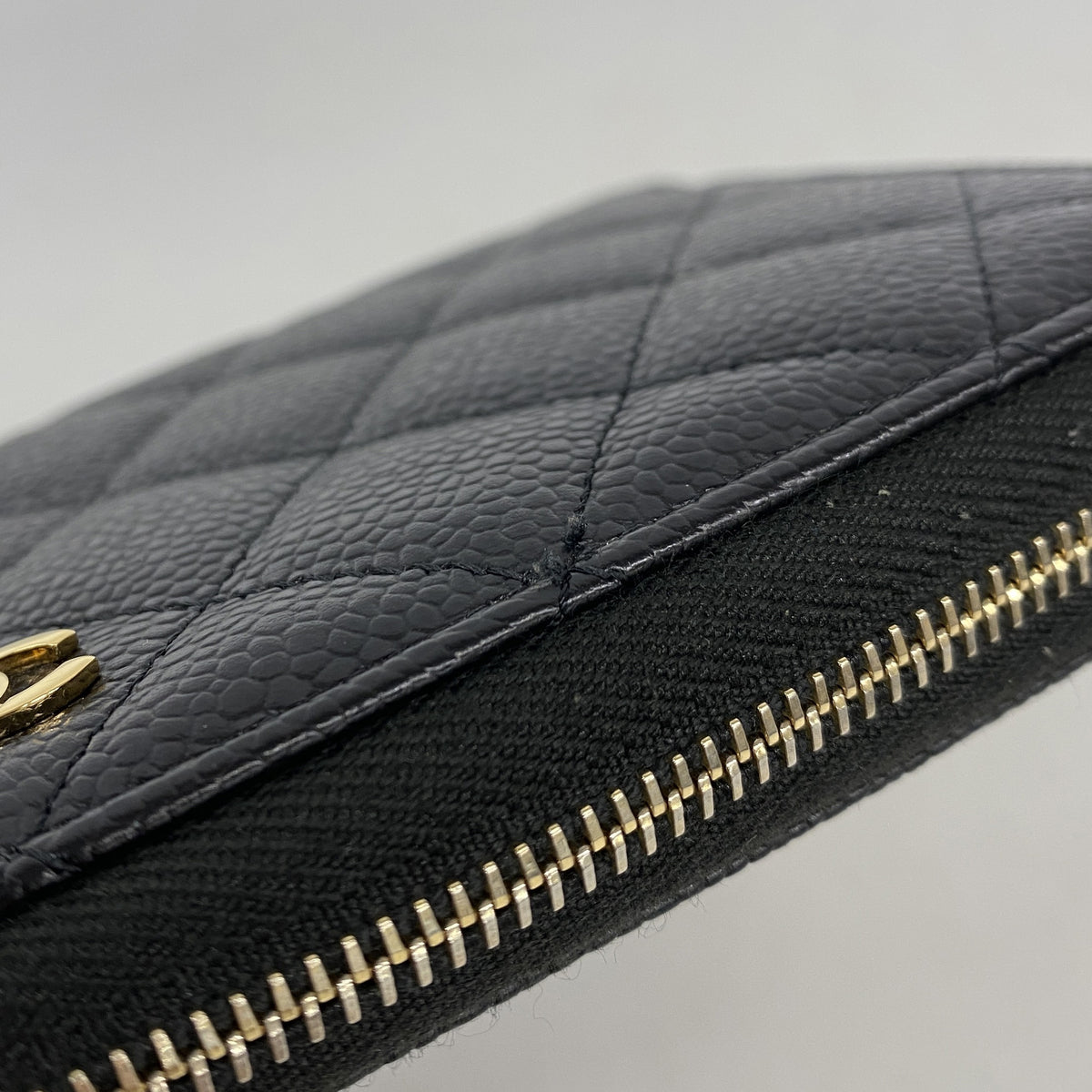 【6ke5307】シャネル 長財布 マトラッセ キャビアスキン ブラック ゴールド金具【中古】レディース