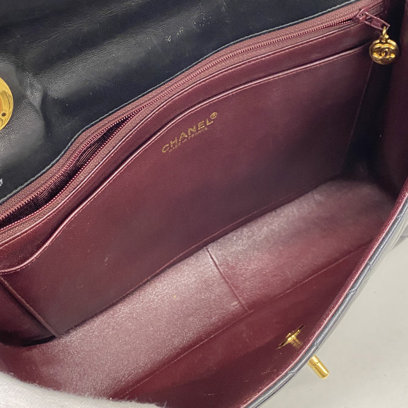 【6ke5328】シャネル ショルダーバッグ デカマトラッセ Wチェーン ラムスキン ブラック ゴールド金具【中古】レディース