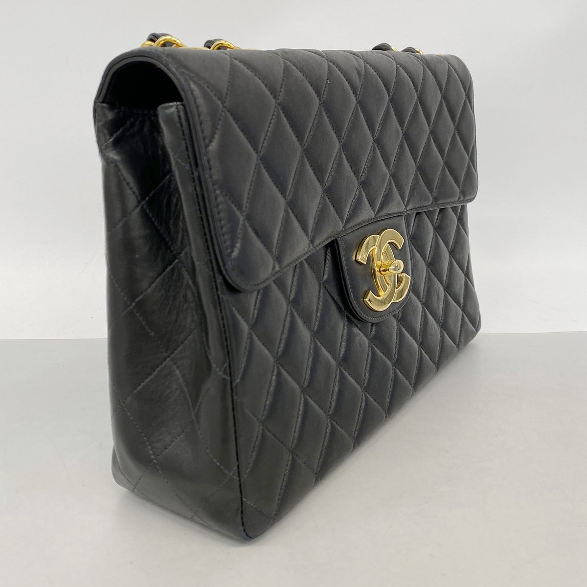 【6ke5348】シャネル ショルダーバッグ デカマトラッセ Wチェーン ラムスキン ブラック ゴールド金具【中古】レディース