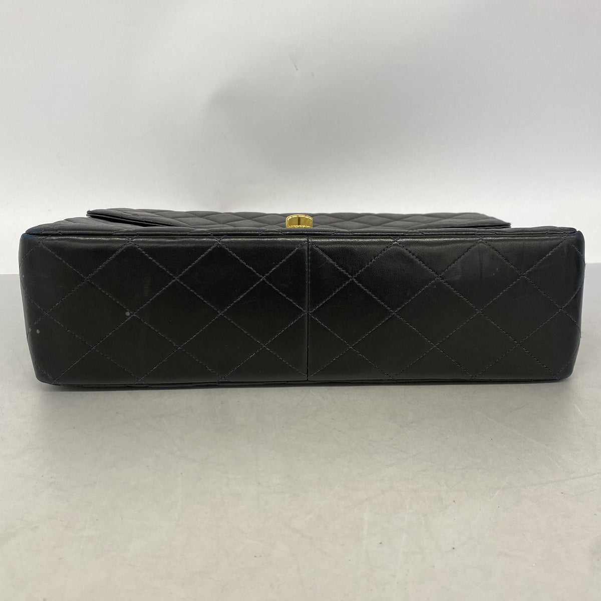 【6ke5348】シャネル ショルダーバッグ デカマトラッセ Wチェーン ラムスキン ブラック ゴールド金具【中古】レディース