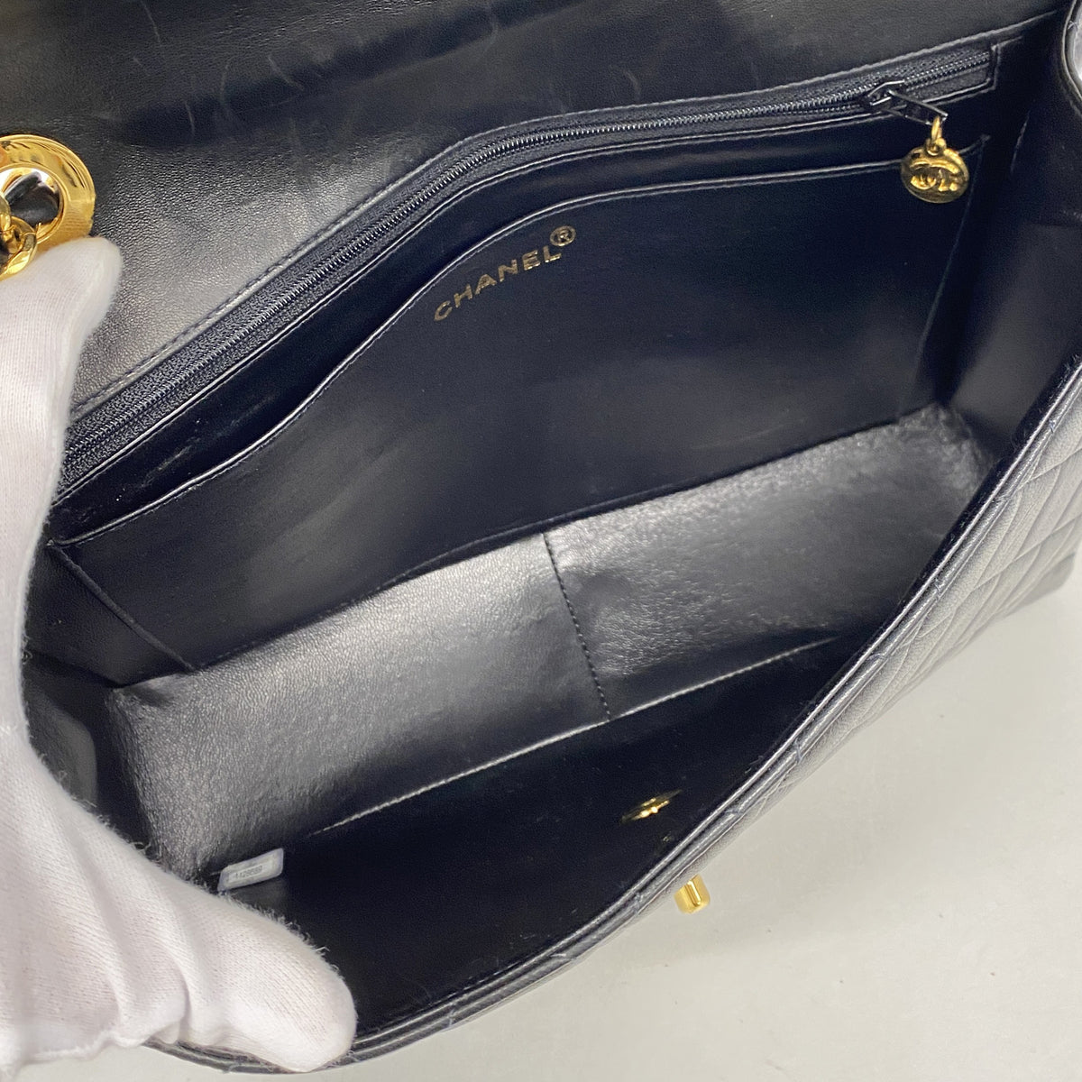 【6ke5348】シャネル ショルダーバッグ デカマトラッセ Wチェーン ラムスキン ブラック ゴールド金具【中古】レディース