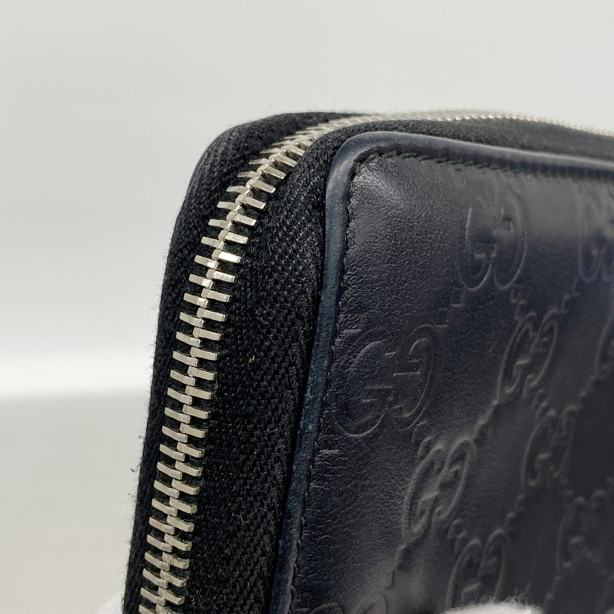 【6ke5358】グッチ 長財布 グッチシマ 233025 レザー ブラック シルバー金具【中古】レディース