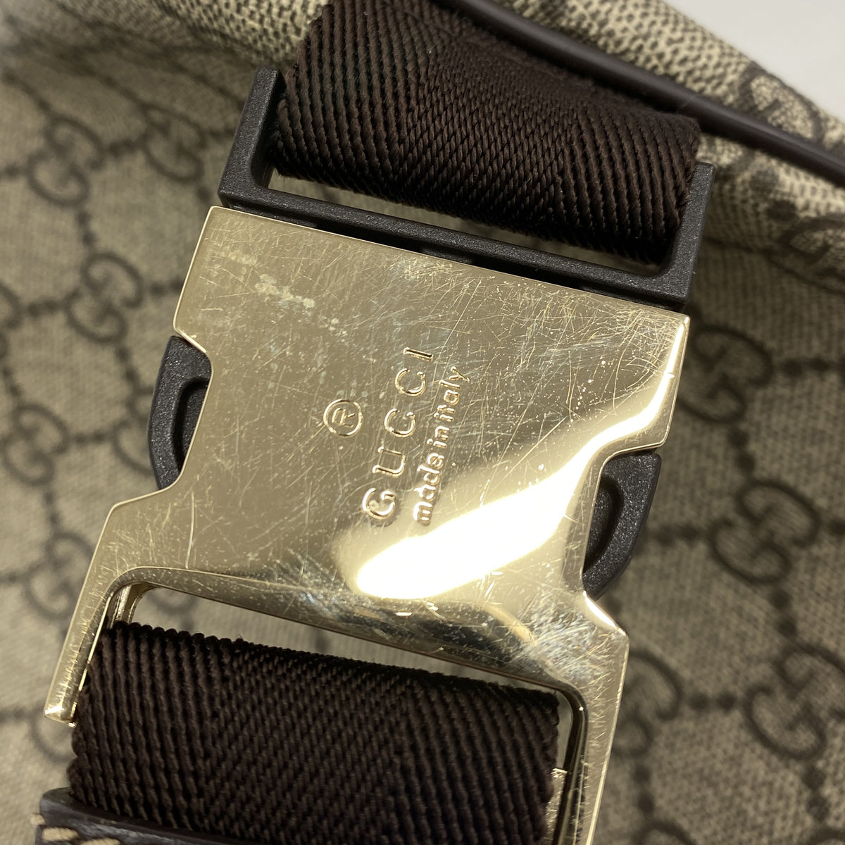 【6ke5368】グッチ ウエストバッグ GGスプリーム 233269 PVC ブラウン ゴールド金具【中古】メンズ