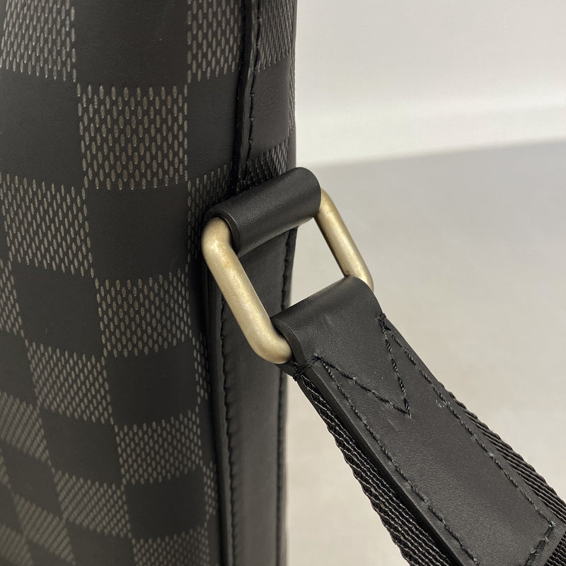 【6ke5492】ルイヴィトン ショルダーバッグ ダミエ・アンフィニ ディスカバリーメッセンジャーPPM N40122 オニキス【中古】メンズ