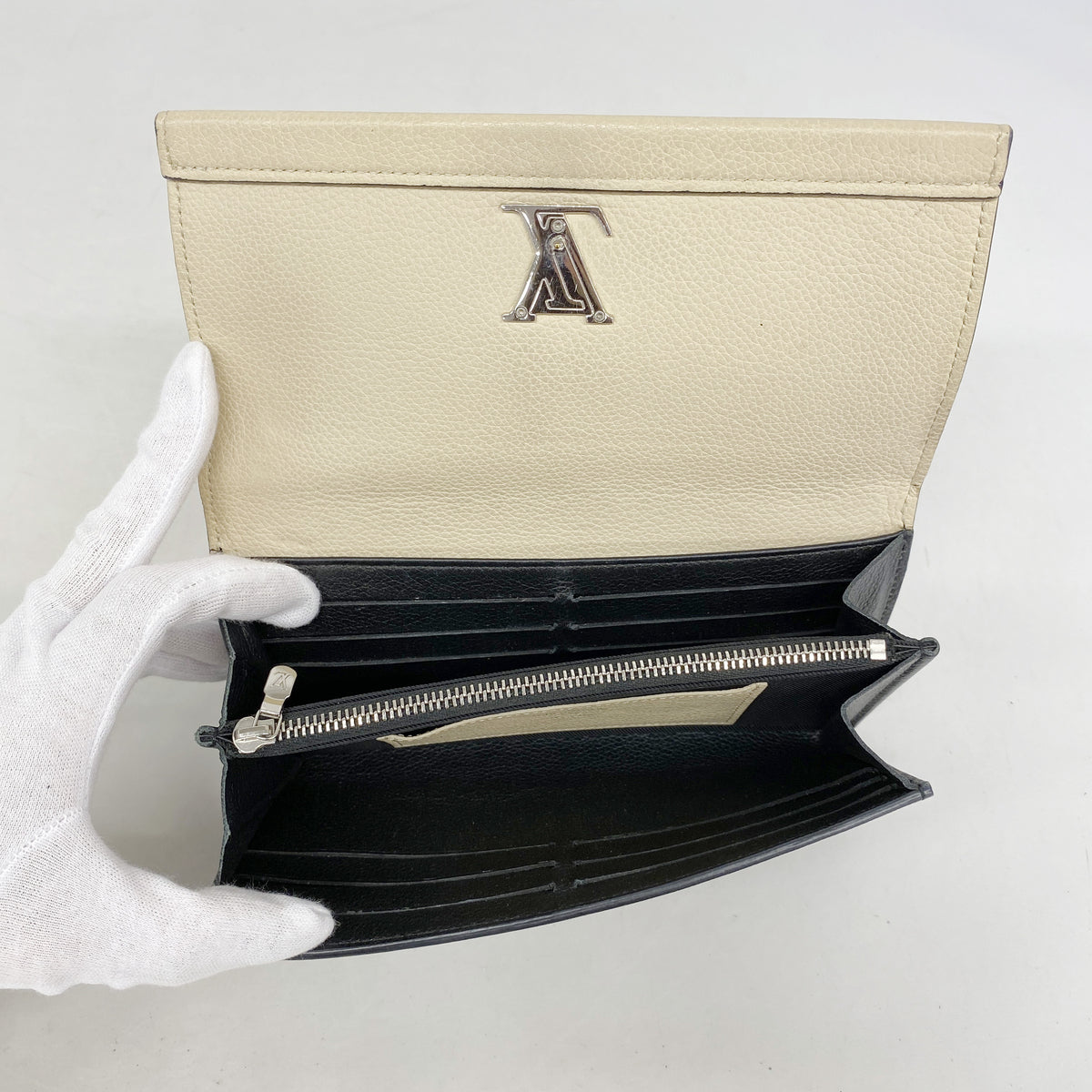 【6ke5696】ルイヴィトン 長財布 ポルトフォイユロックミー2 M62328 ヴァニーユノワール【中古】レディース