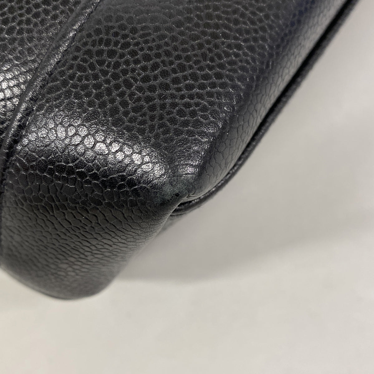 【6ke5856】シャネル ショルダーバッグ チェーンショルダー キャビアスキン ブラック ゴールド金具【中古】レディース