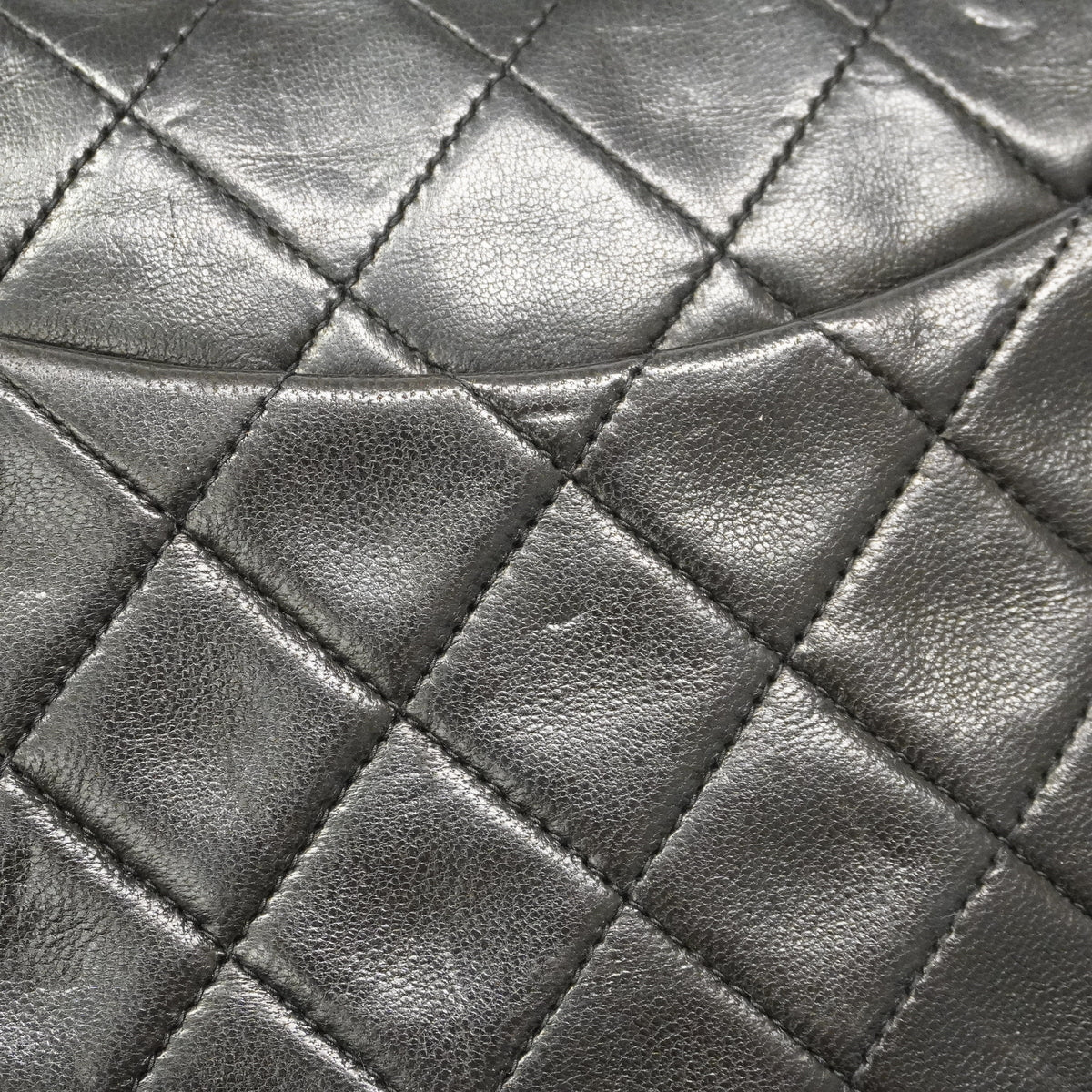 【6ke5983】シャネル ショルダーバッグ マトラッセ Wフラップ Wチェーン ラムスキン ブラック ゴールド金具【中古】レディース