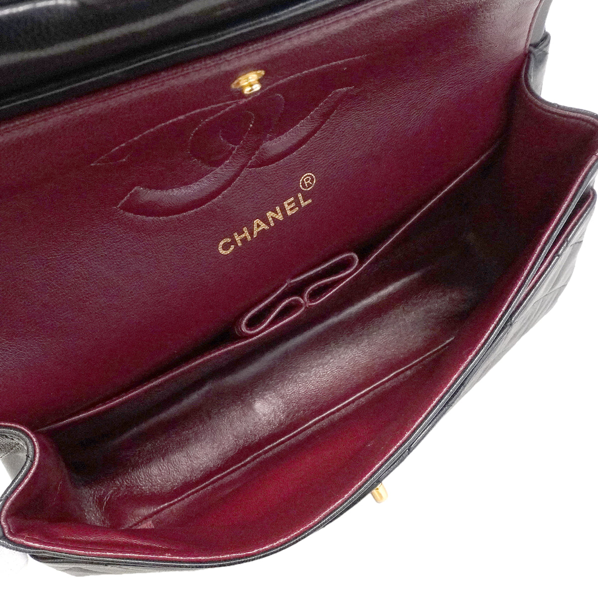 【6ke5995】シャネル ショルダーバッグ マトラッセ Wフラップ Wチェーン ラムスキン ブラック ゴールド金具【中古】レディース