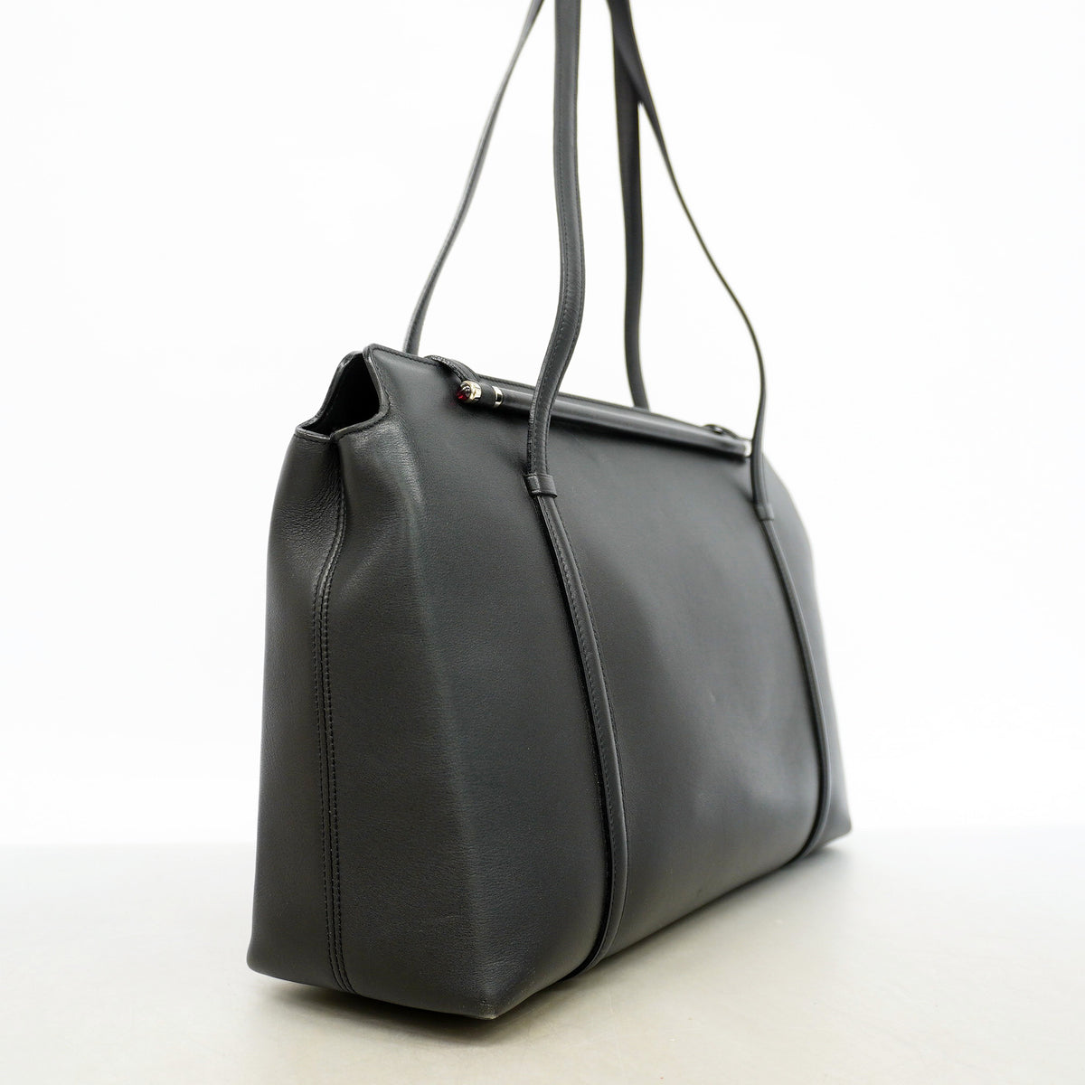 【6ke6118】カルティエ ショルダーバッグ レザー ブラック シルバー金具【中古】レディース