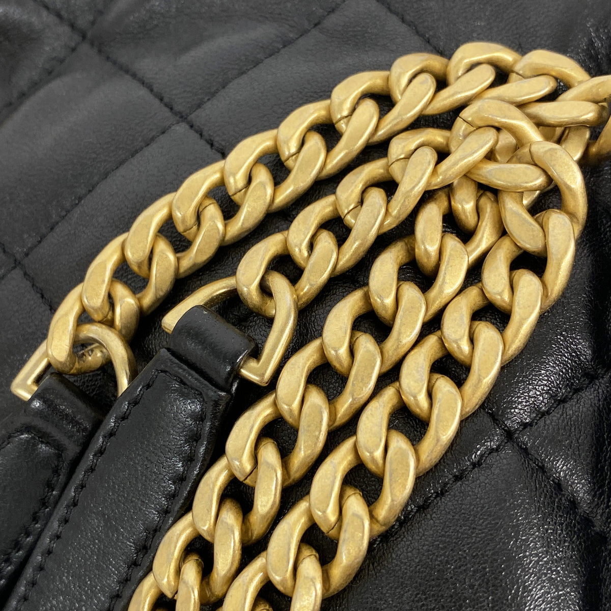 【6ke6227】シャネル ハンドバッグ マトラッセ チェーンショルダー ラムスキン ブラック ゴールド金具 2wayバッグ【中古】レディース