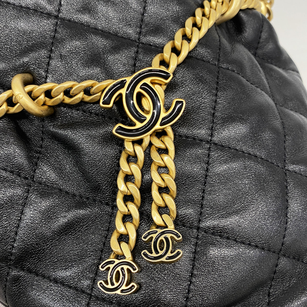 【6ke6227】シャネル ハンドバッグ マトラッセ チェーンショルダー ラムスキン ブラック ゴールド金具 2wayバッグ【中古】レディース