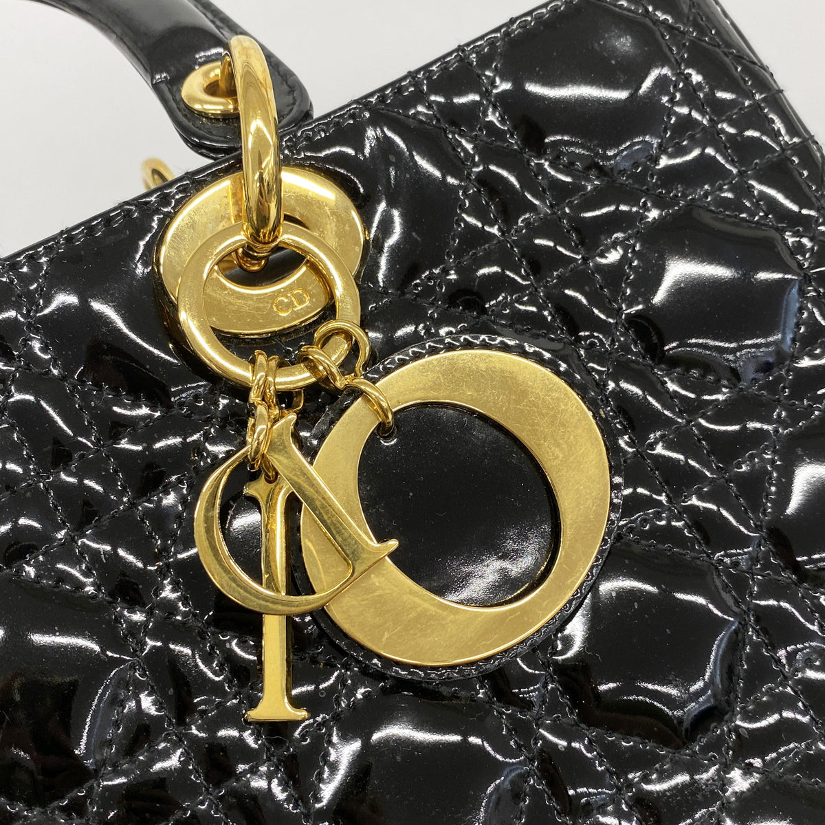 【6ke6242】クリスチャンディオール ハンドバッグ カナージュ レディディオール エナメル ブラック ゴールド金具【中古】レディース