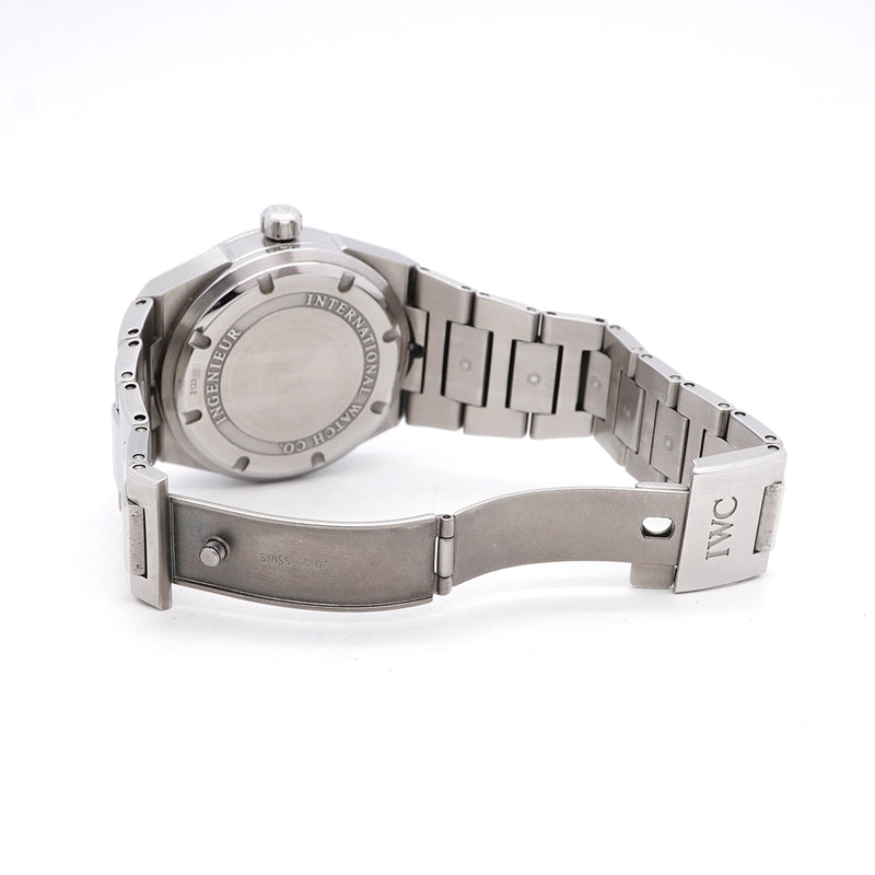 【6wic0185】IWC アイダブリューシー シャフハウゼン インヂュニア IW322701 黒文字盤【中古】腕時計 メンズ