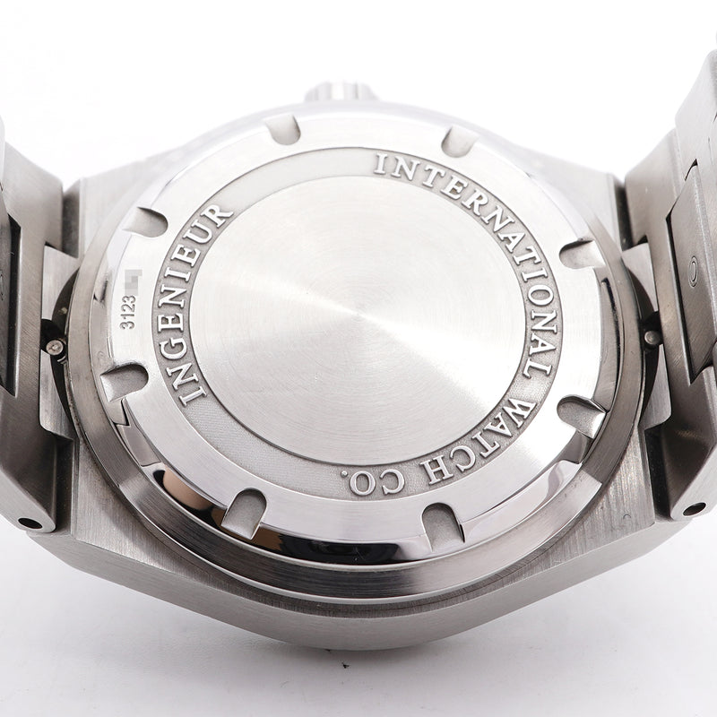 【6wic0185】IWC アイダブリューシー シャフハウゼン インヂュニア IW322701 黒文字盤【中古】腕時計 メンズ