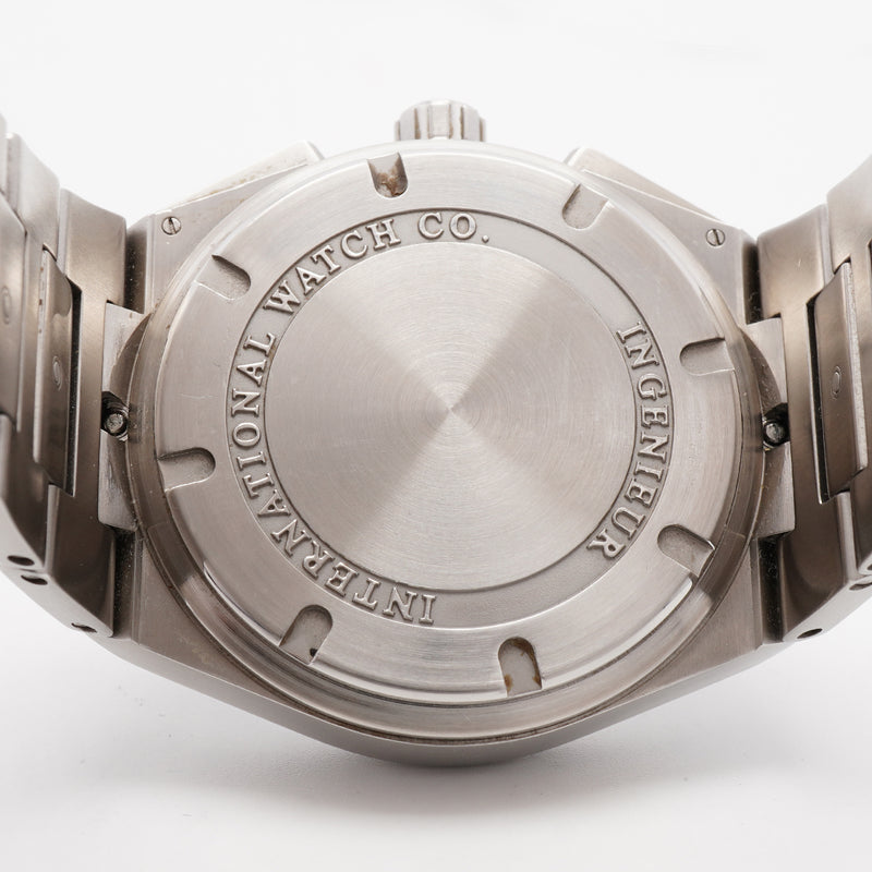 【6wka0014】IWC アイダブリューシー シャフハウゼン インヂュニア クロノグラフ IW372501 黒文字盤【中古】腕時計 メンズ