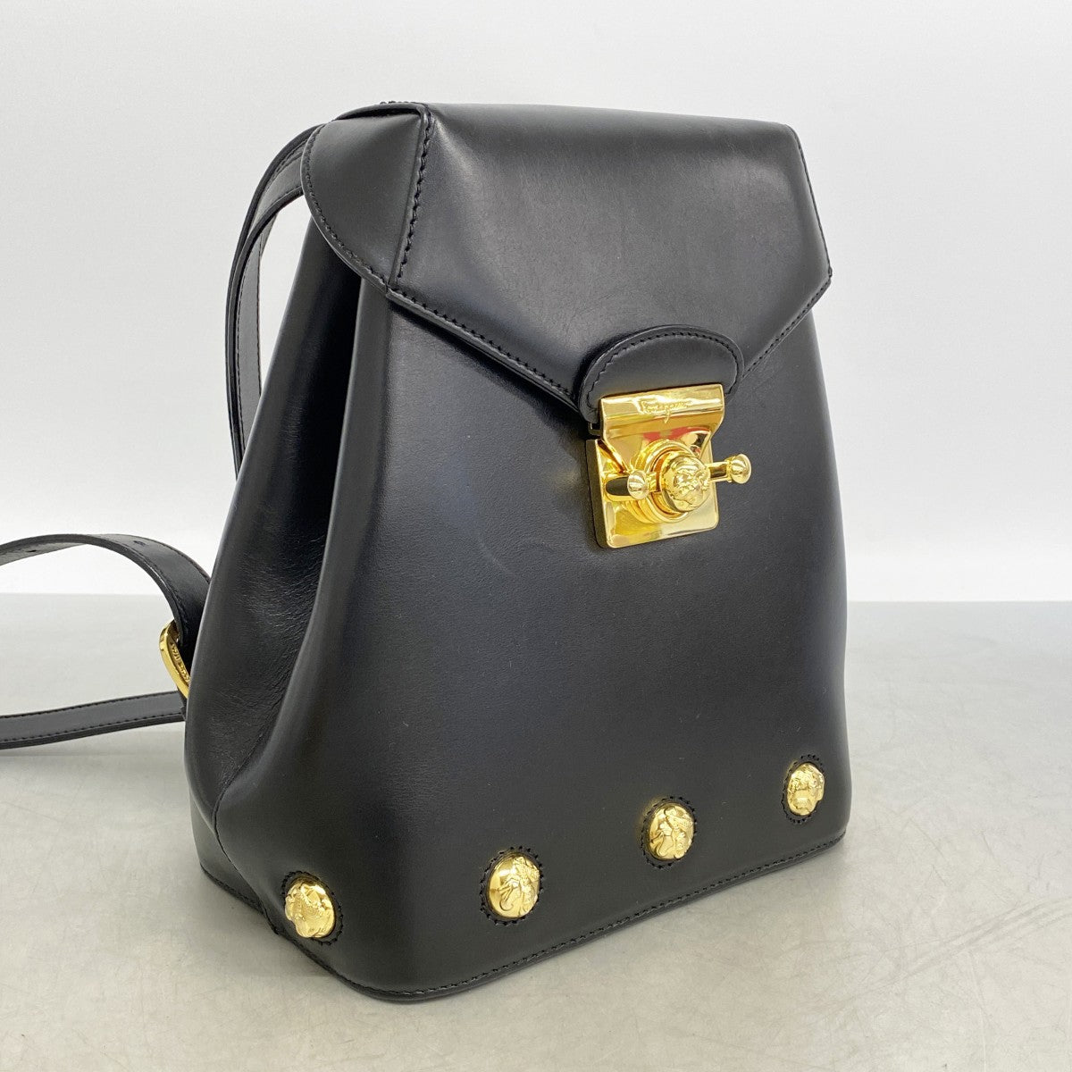 【6fc4655】サルヴァトーレフェラガモ リュック・デイパック レザー ブラック ゴールド金具【中古】レディース