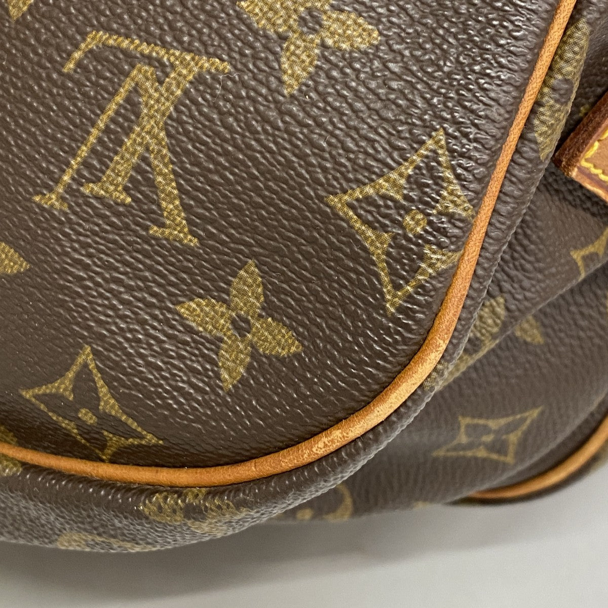【6fb2659】ルイヴィトン ショルダーバッグ モノグラム ソミュール35 M42254 ブラウン【中古】レディース